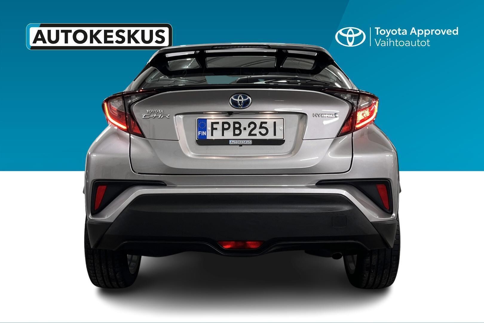 Toyota C-HR iso kuva 5