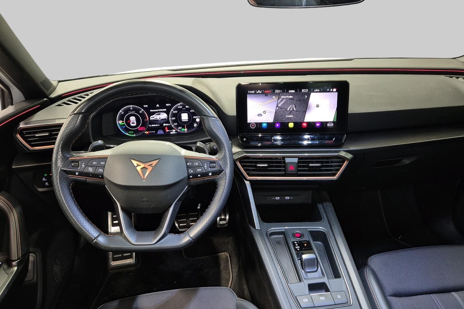 Cupra Leon iso kuva 2