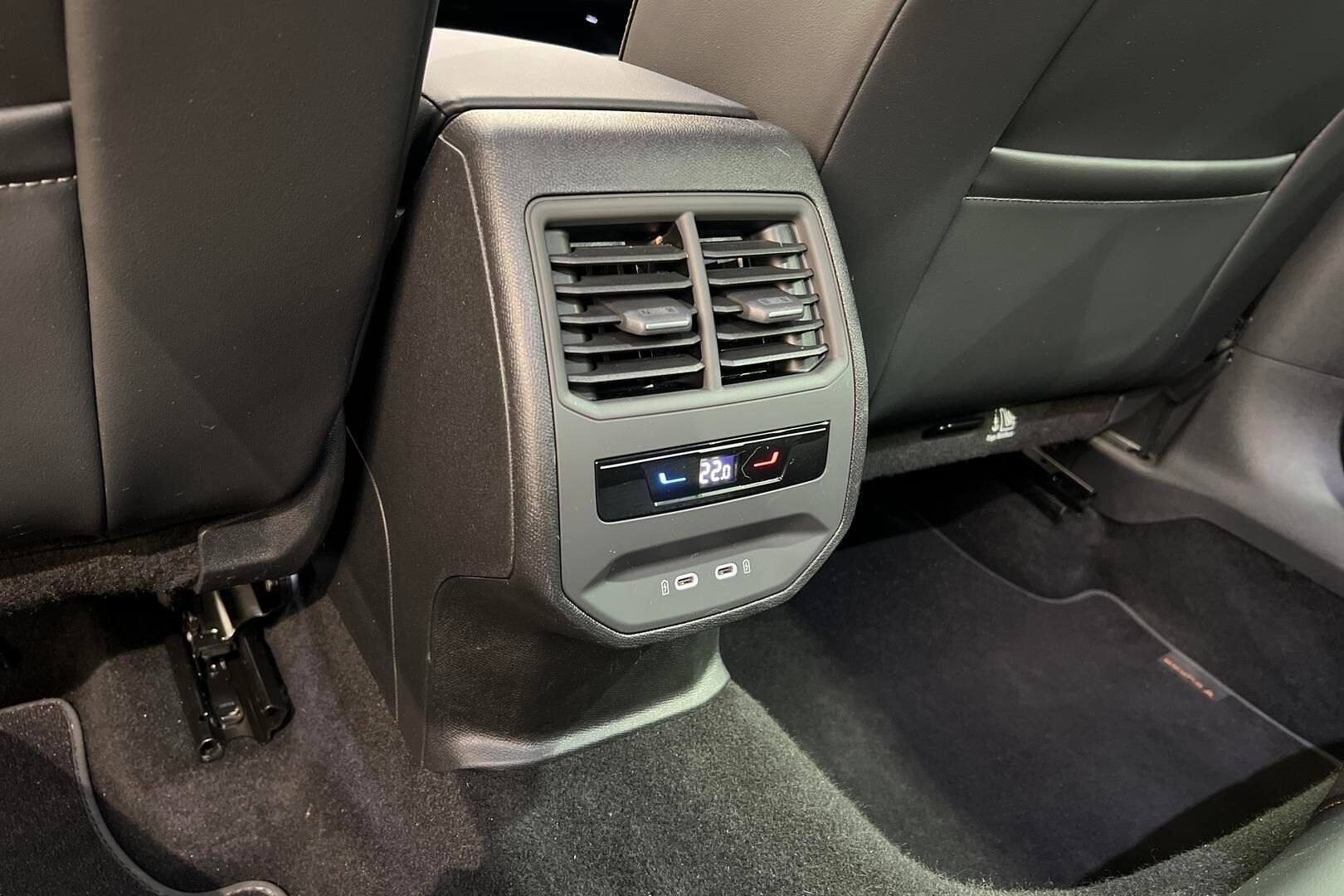 Cupra Leon iso kuva 43
