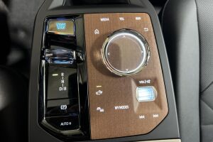 BMW iX esikatselu 21