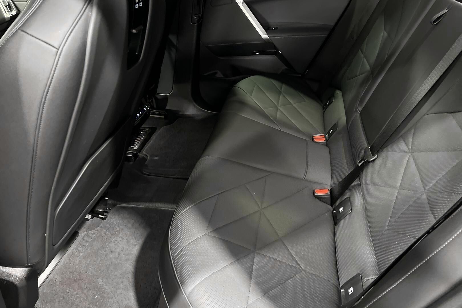BMW iX iso kuva 9