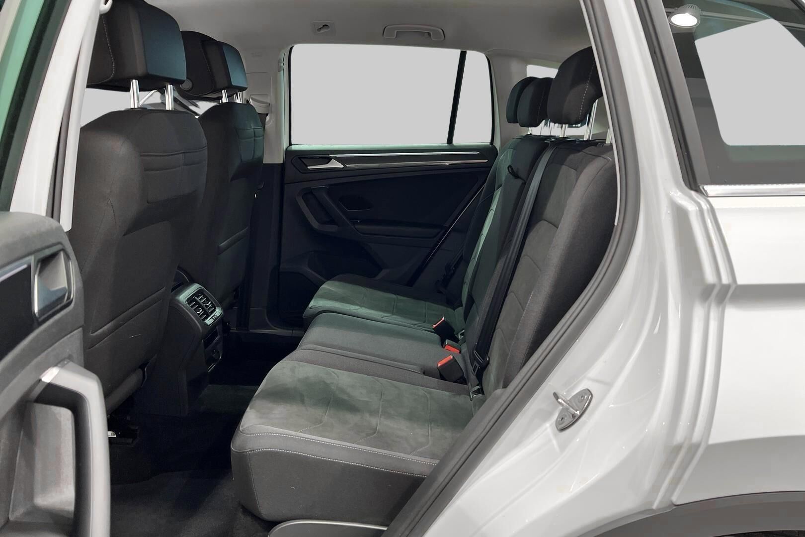 Volkswagen Tiguan iso kuva 10