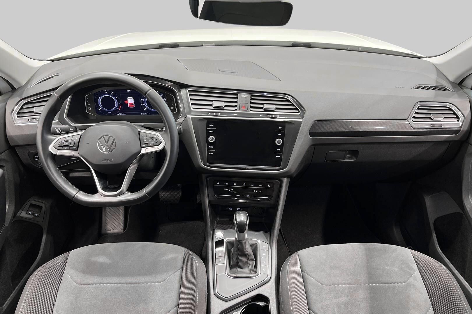 Volkswagen Tiguan iso kuva 11