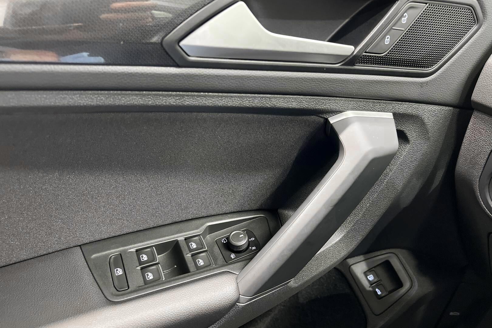 Volkswagen Tiguan iso kuva 32