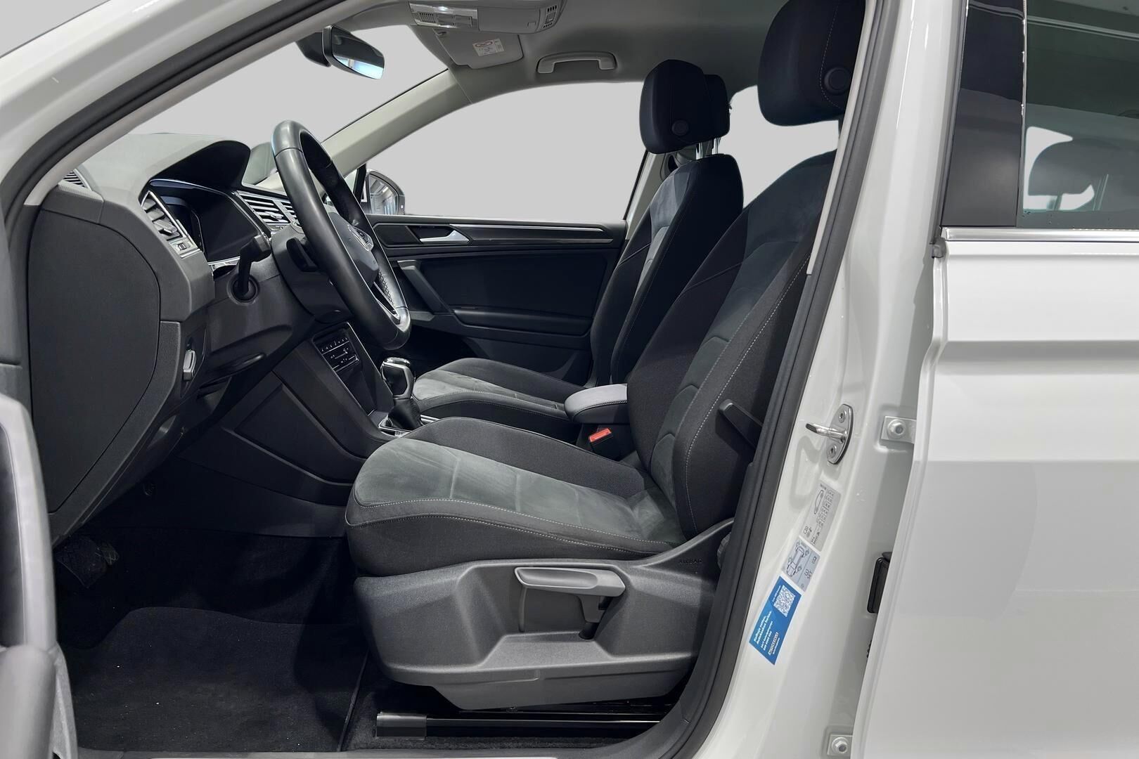Volkswagen Tiguan iso kuva 9