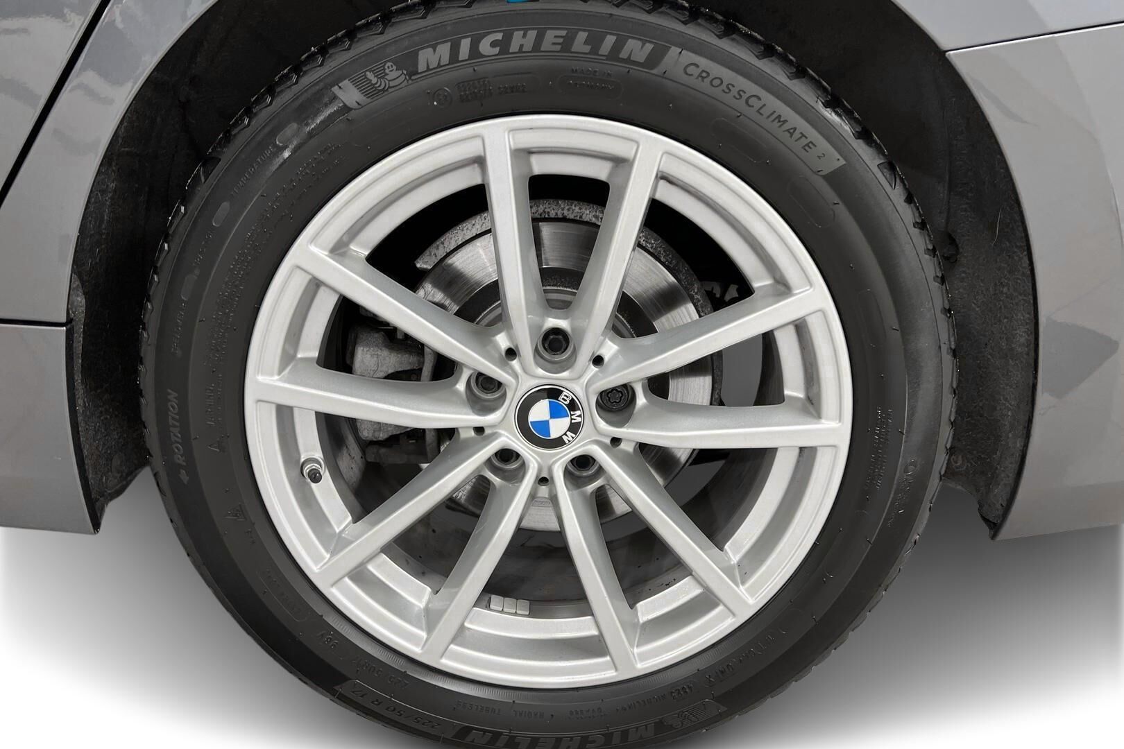 BMW 3-sarja iso kuva 12