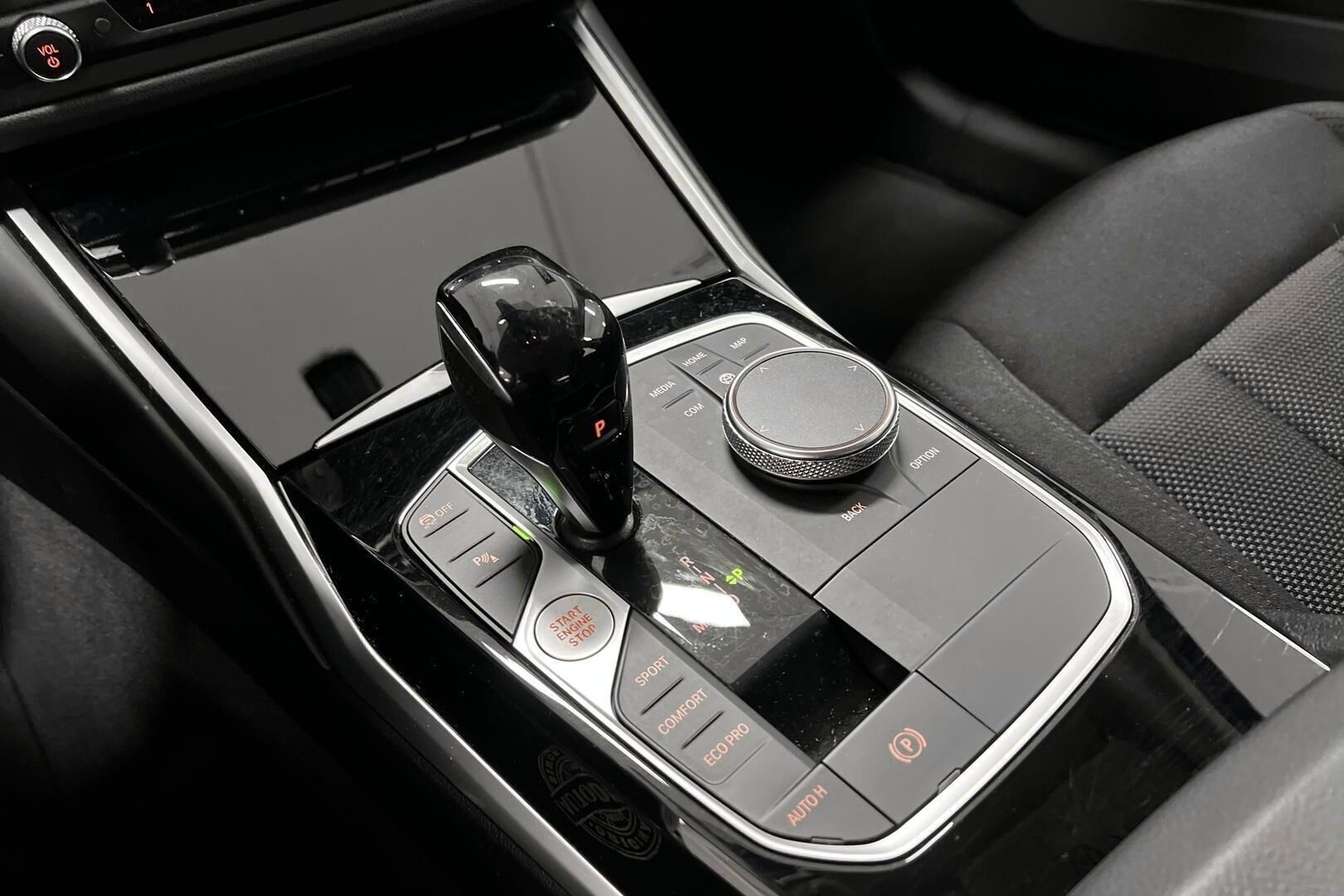 BMW 3-sarja iso kuva 17