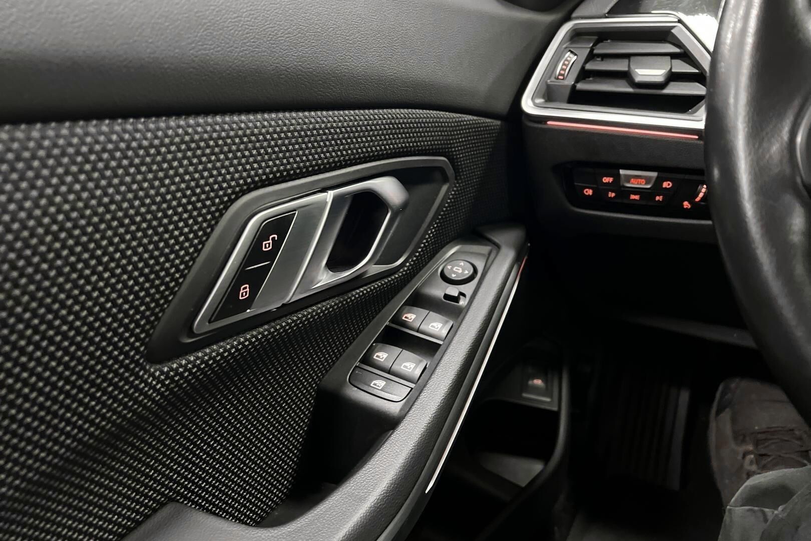 BMW 3-sarja iso kuva 21