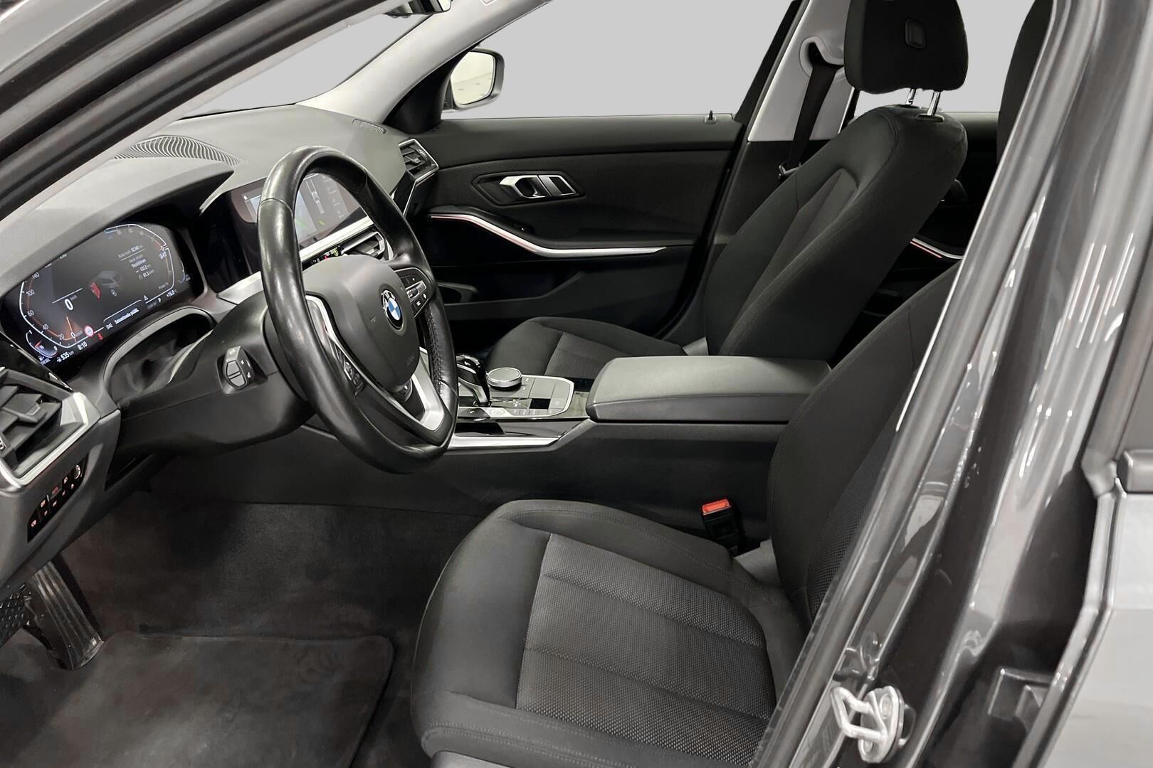 BMW 3-sarja iso kuva 8