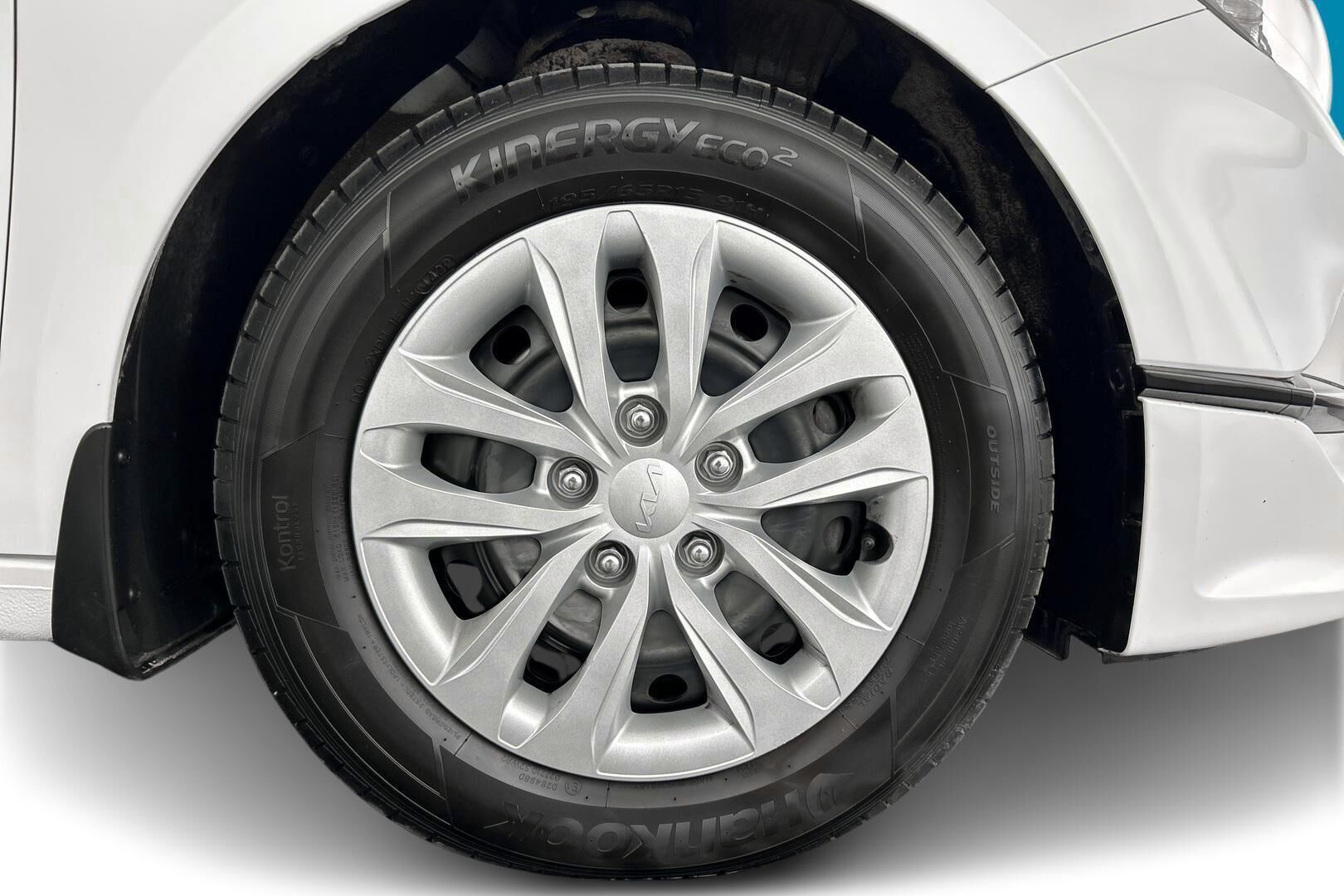 Kia Ceed iso kuva 21