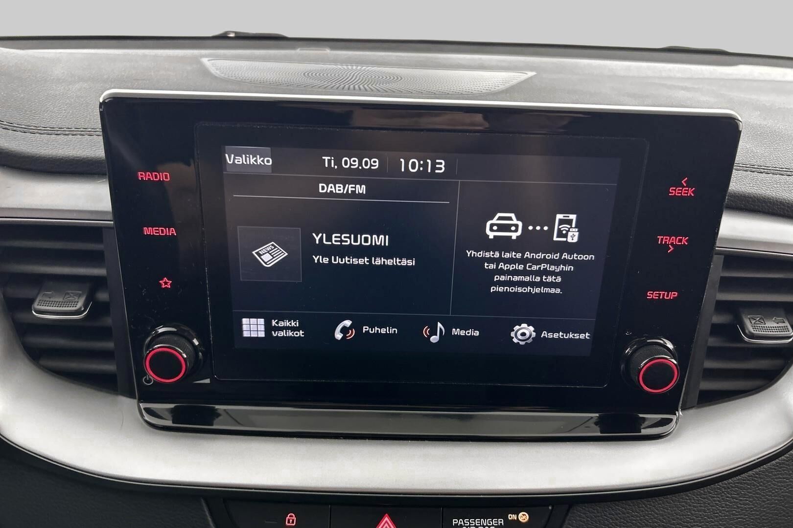 Kia Ceed iso kuva 24