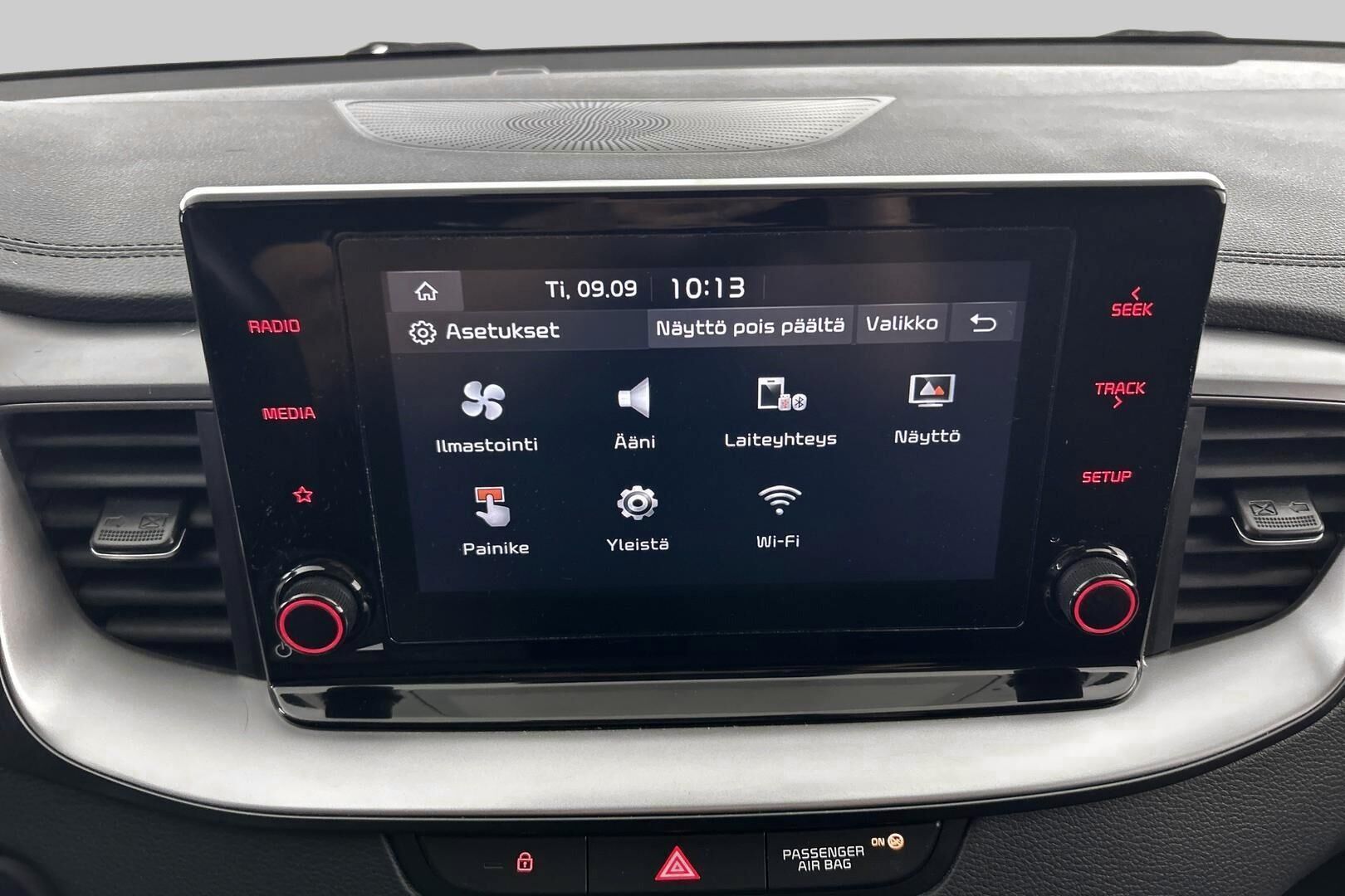 Kia Ceed iso kuva 10