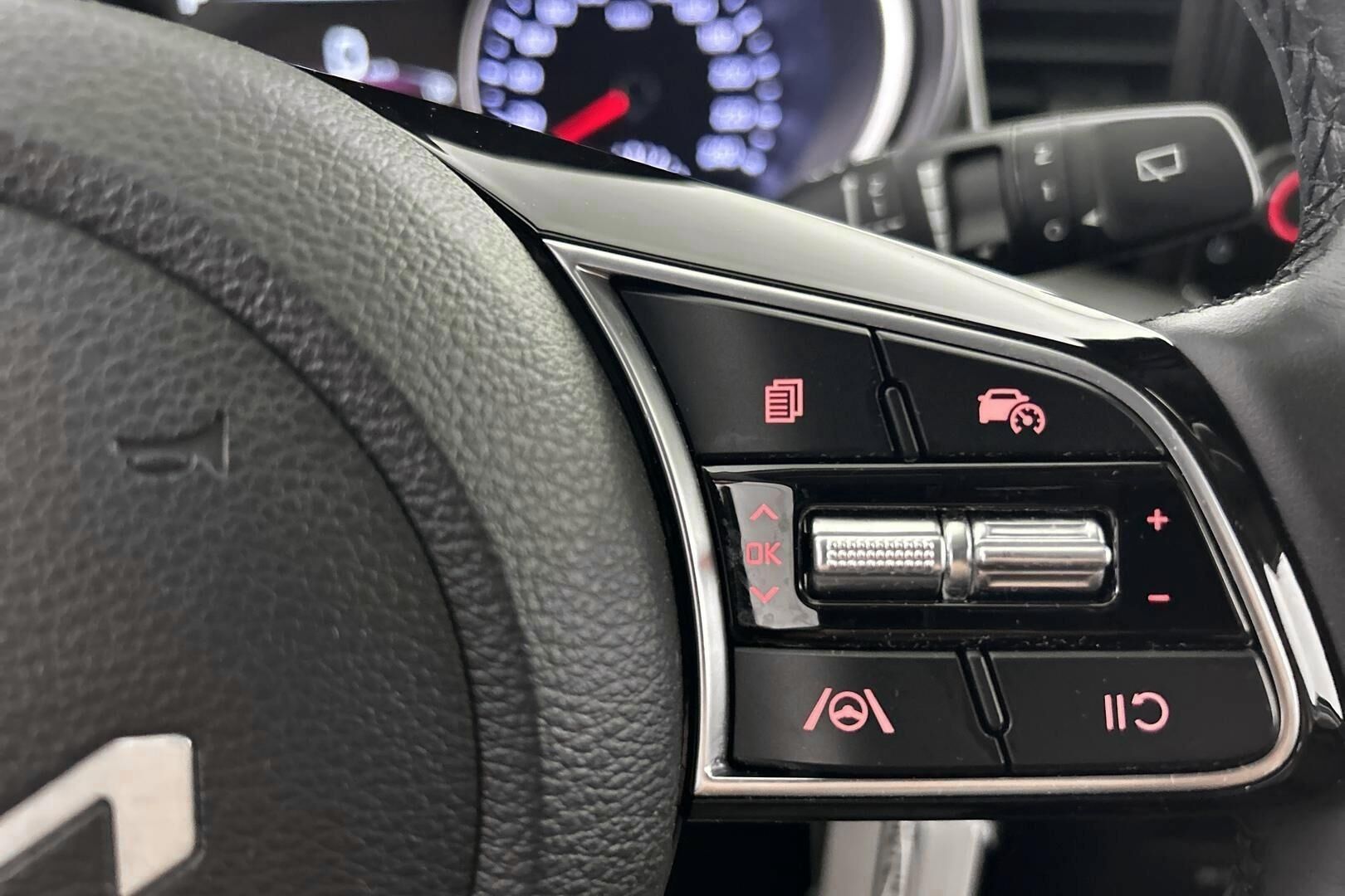 Kia Ceed iso kuva 15