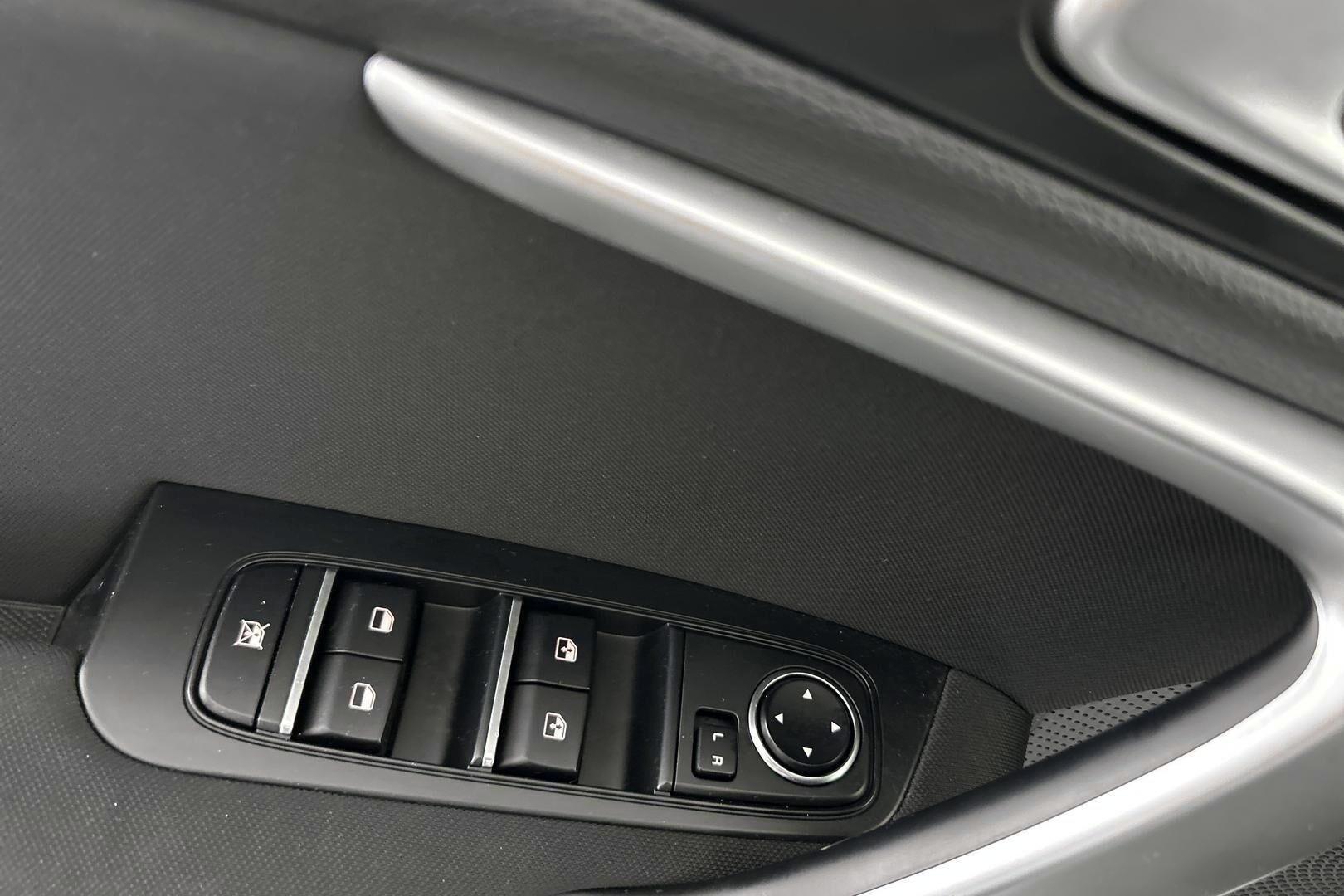 Kia Ceed iso kuva 25