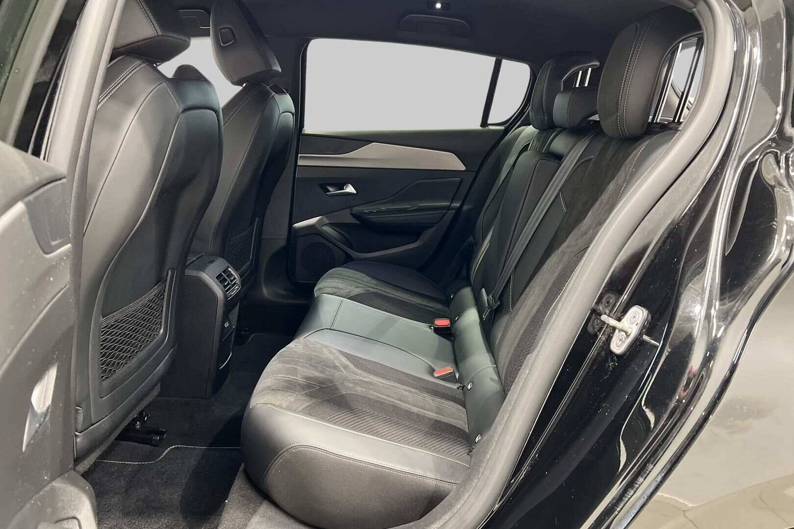 Peugeot 308 iso kuva 10