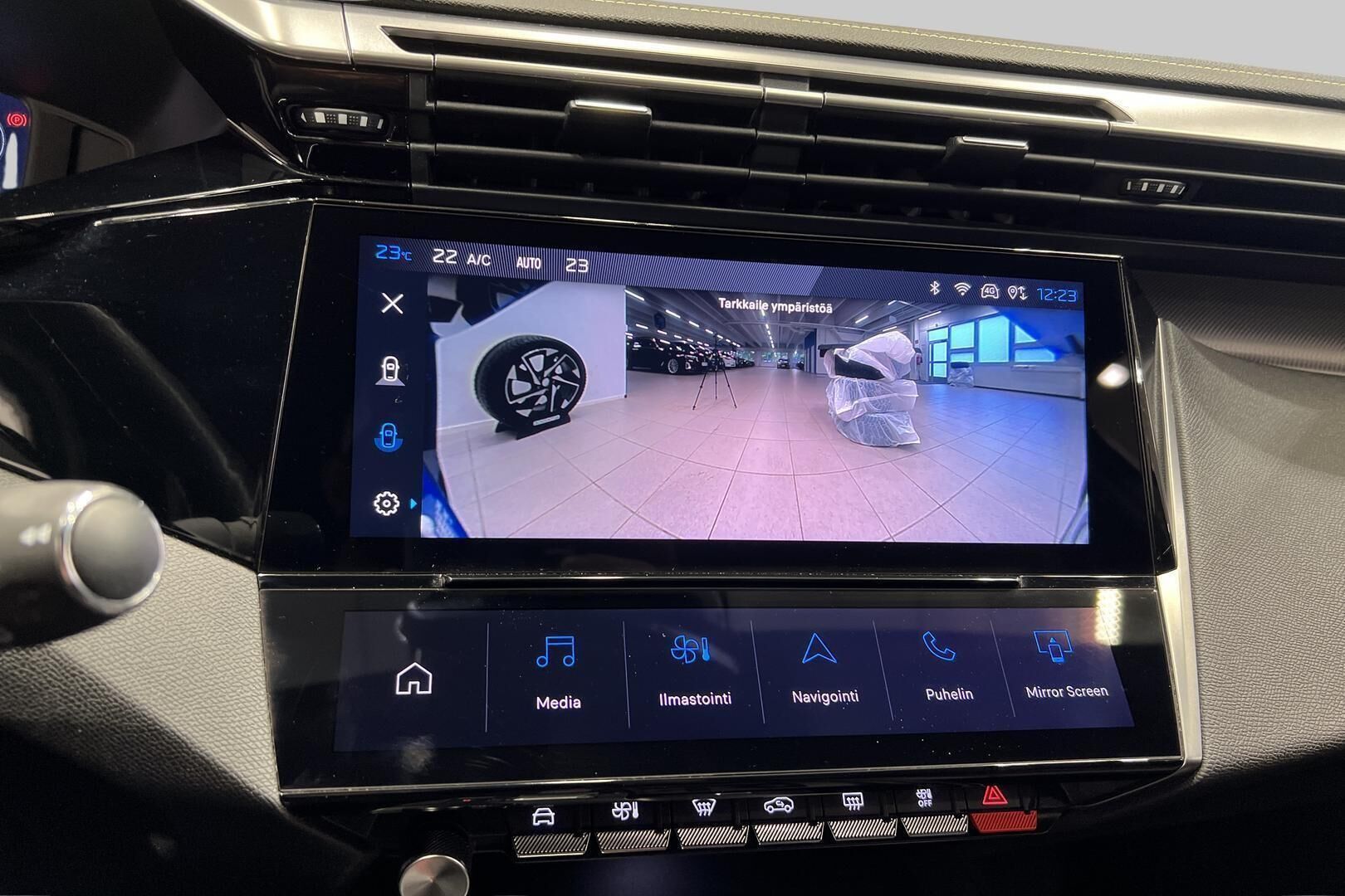 Peugeot 308 iso kuva 17