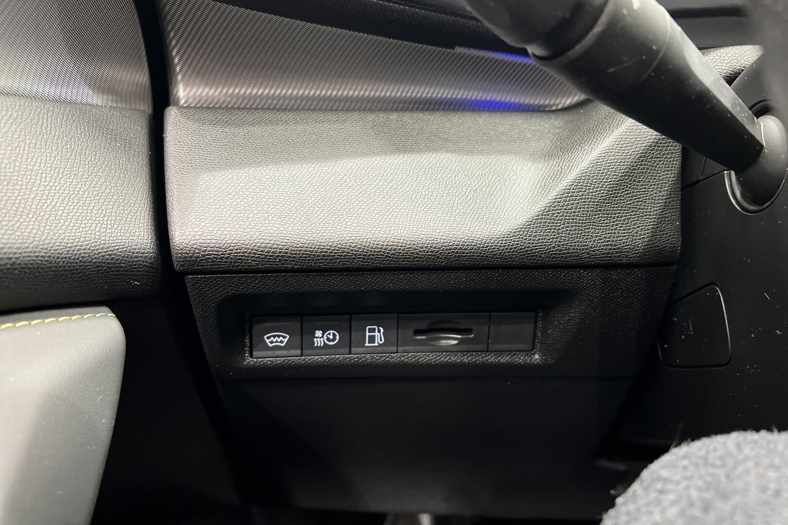 Peugeot 308 iso kuva 36