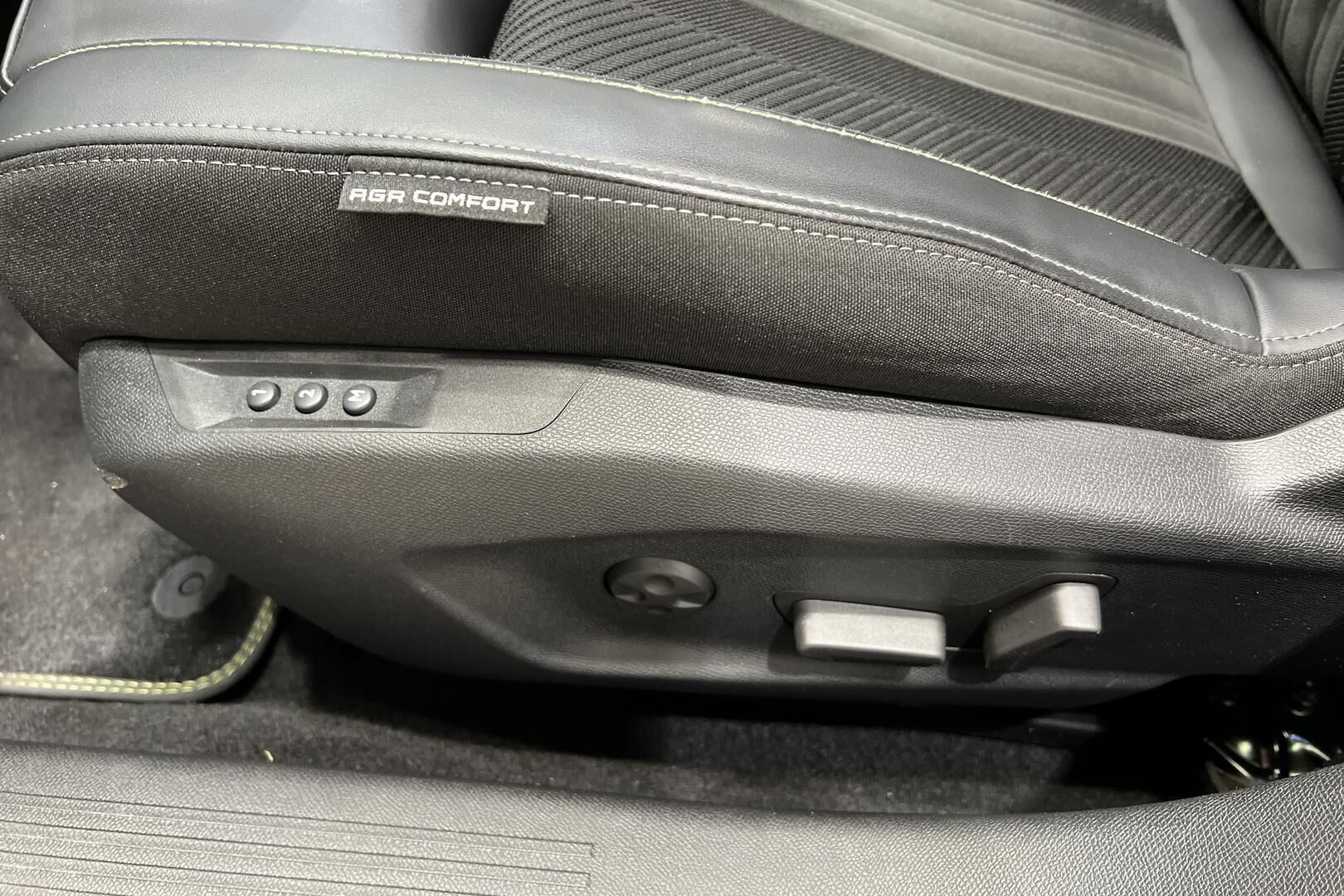 Peugeot 308 iso kuva 39