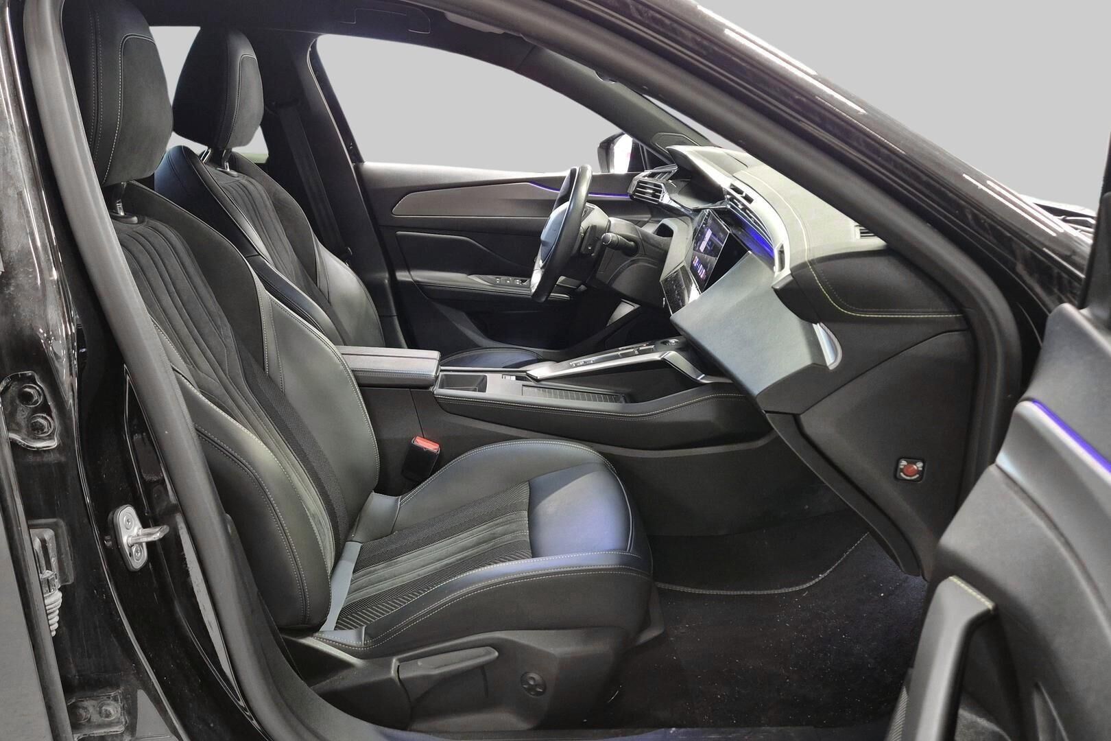 Peugeot 308 iso kuva 4
