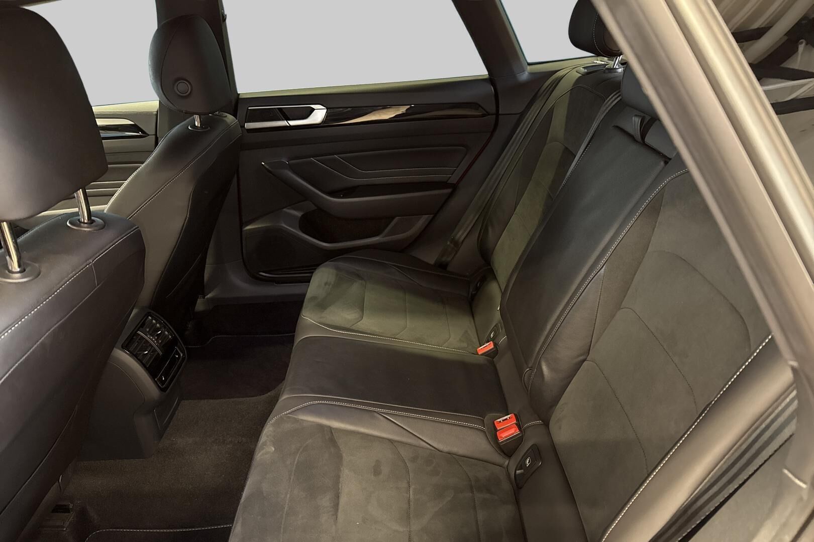 Volkswagen Arteon iso kuva 10