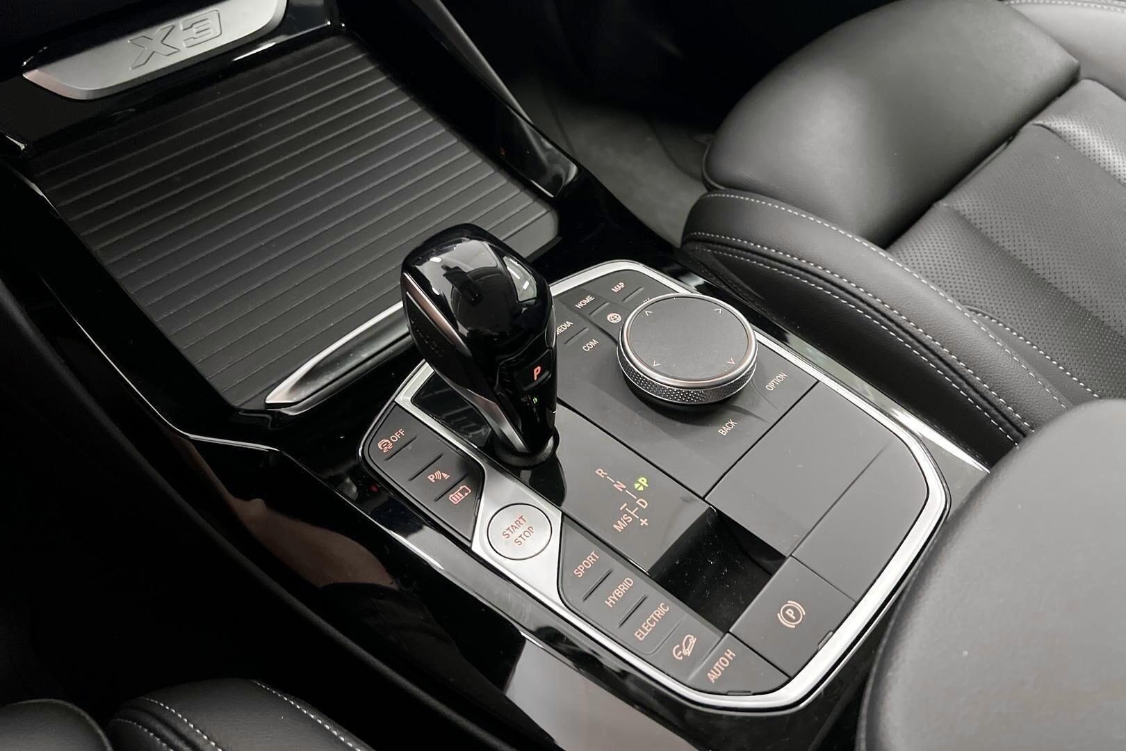 BMW X3 iso kuva 7