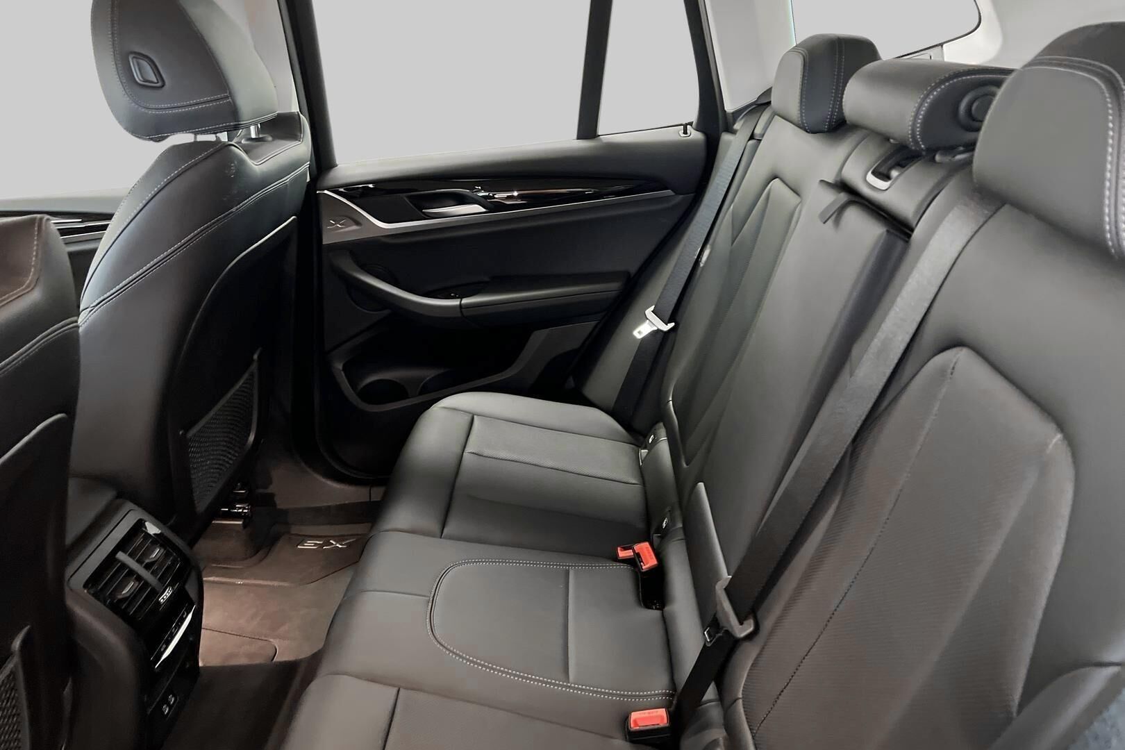 BMW X3 iso kuva 4