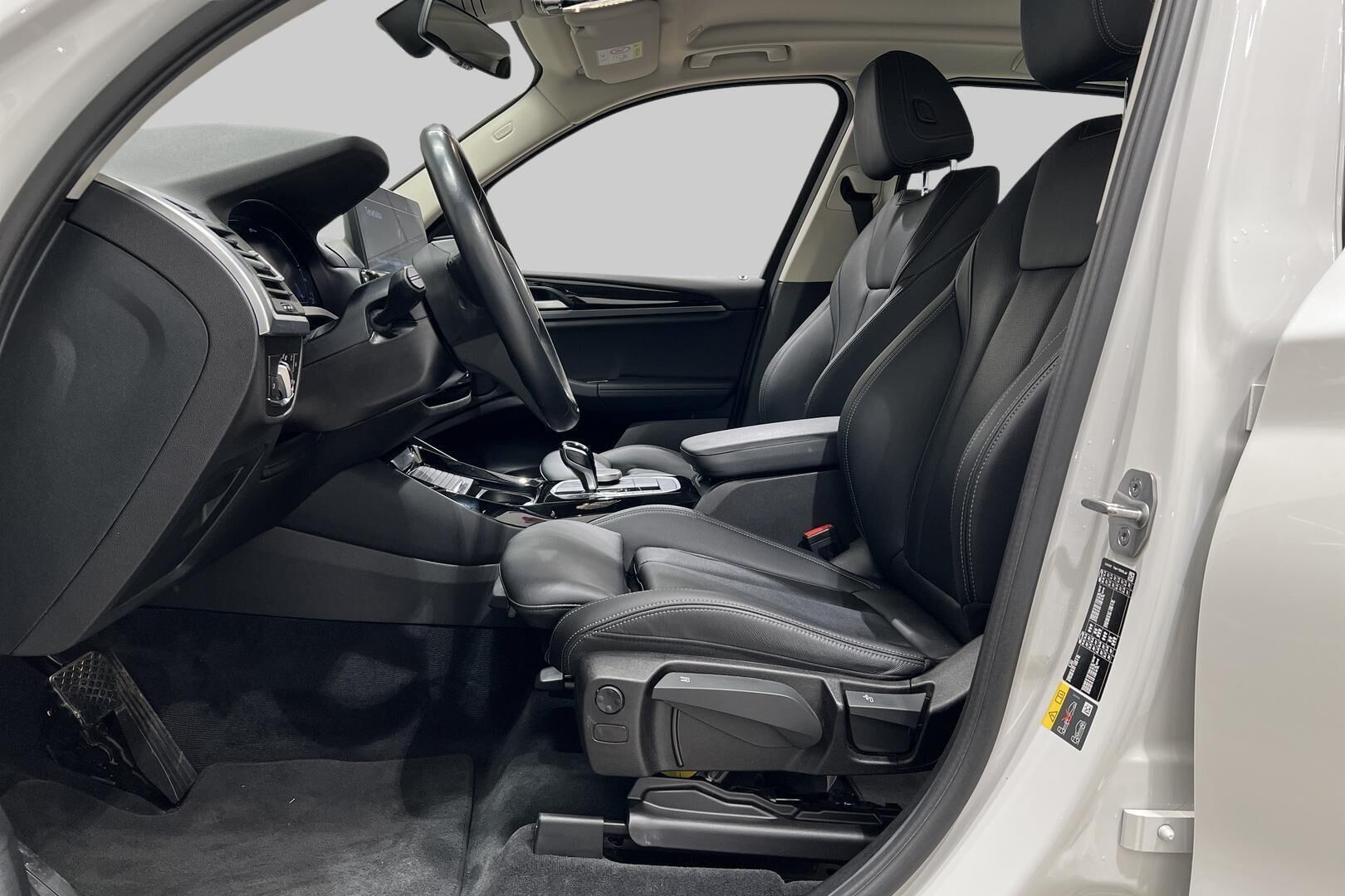 BMW X3 iso kuva 8