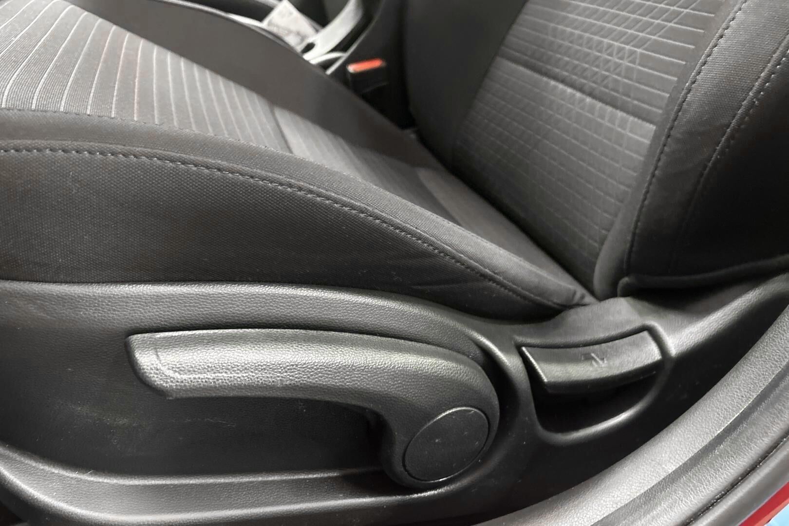 Hyundai i20 Hatchback iso kuva 23