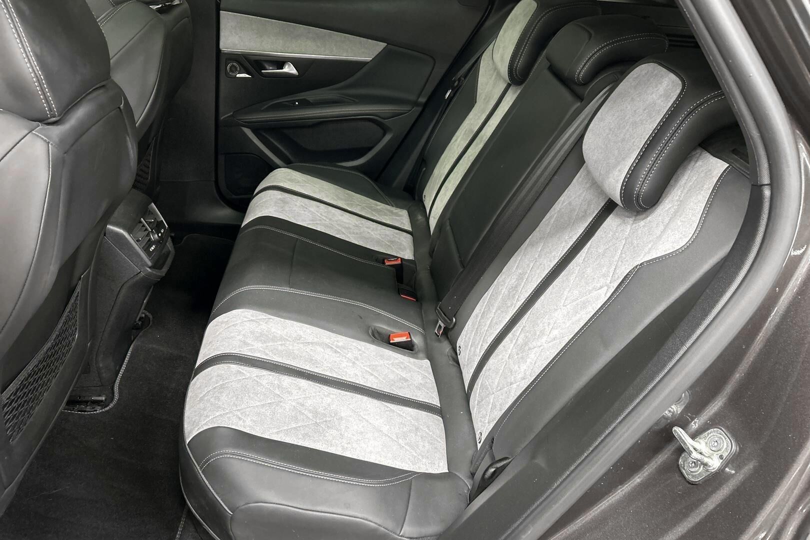 Peugeot 3008 iso kuva 4