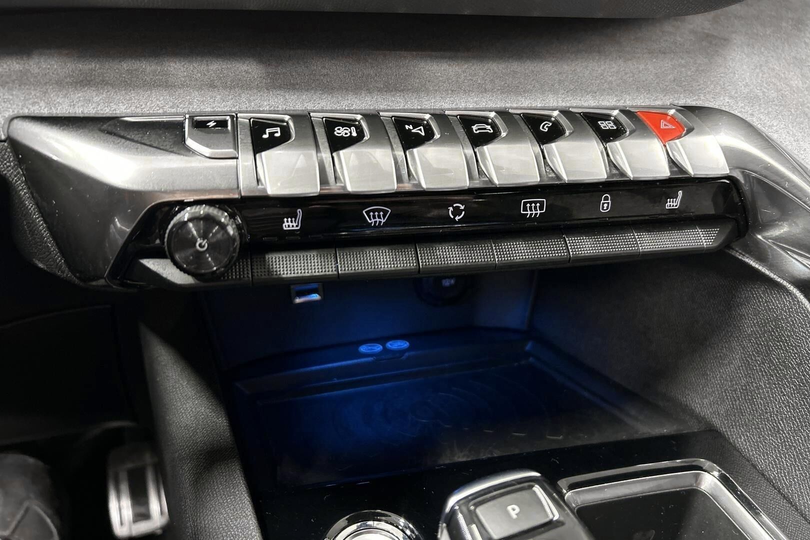 Peugeot 3008 iso kuva 8