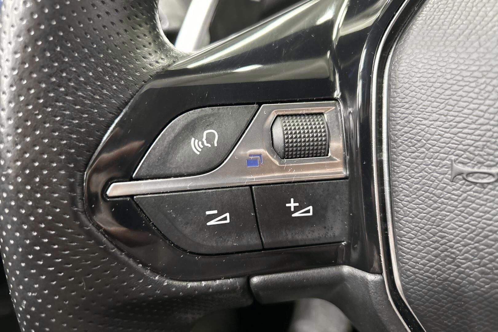 Peugeot 3008 iso kuva 21