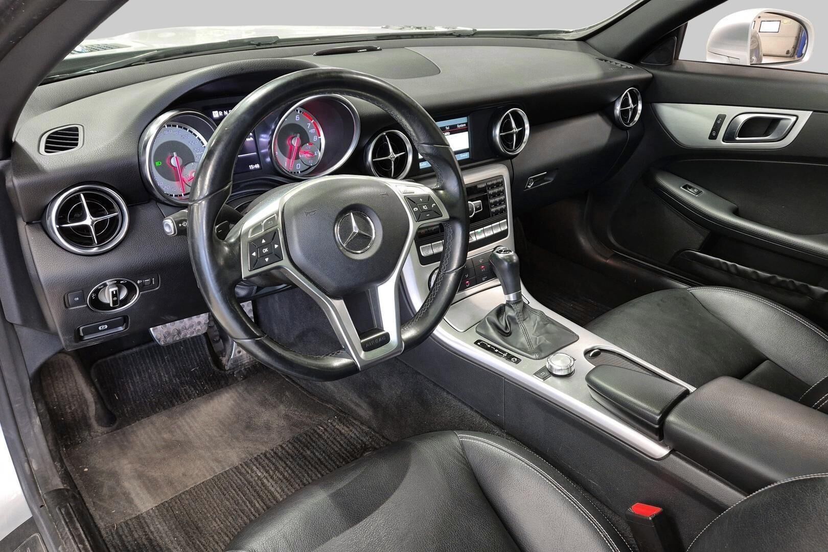 Mercedes-Benz SLK iso kuva 2