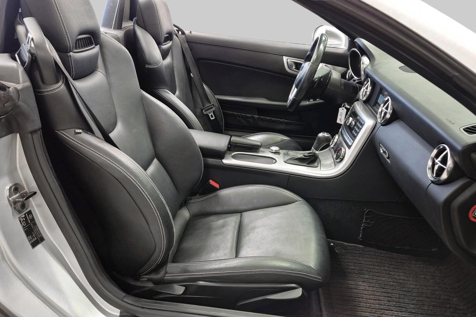 Mercedes-Benz SLK iso kuva 7