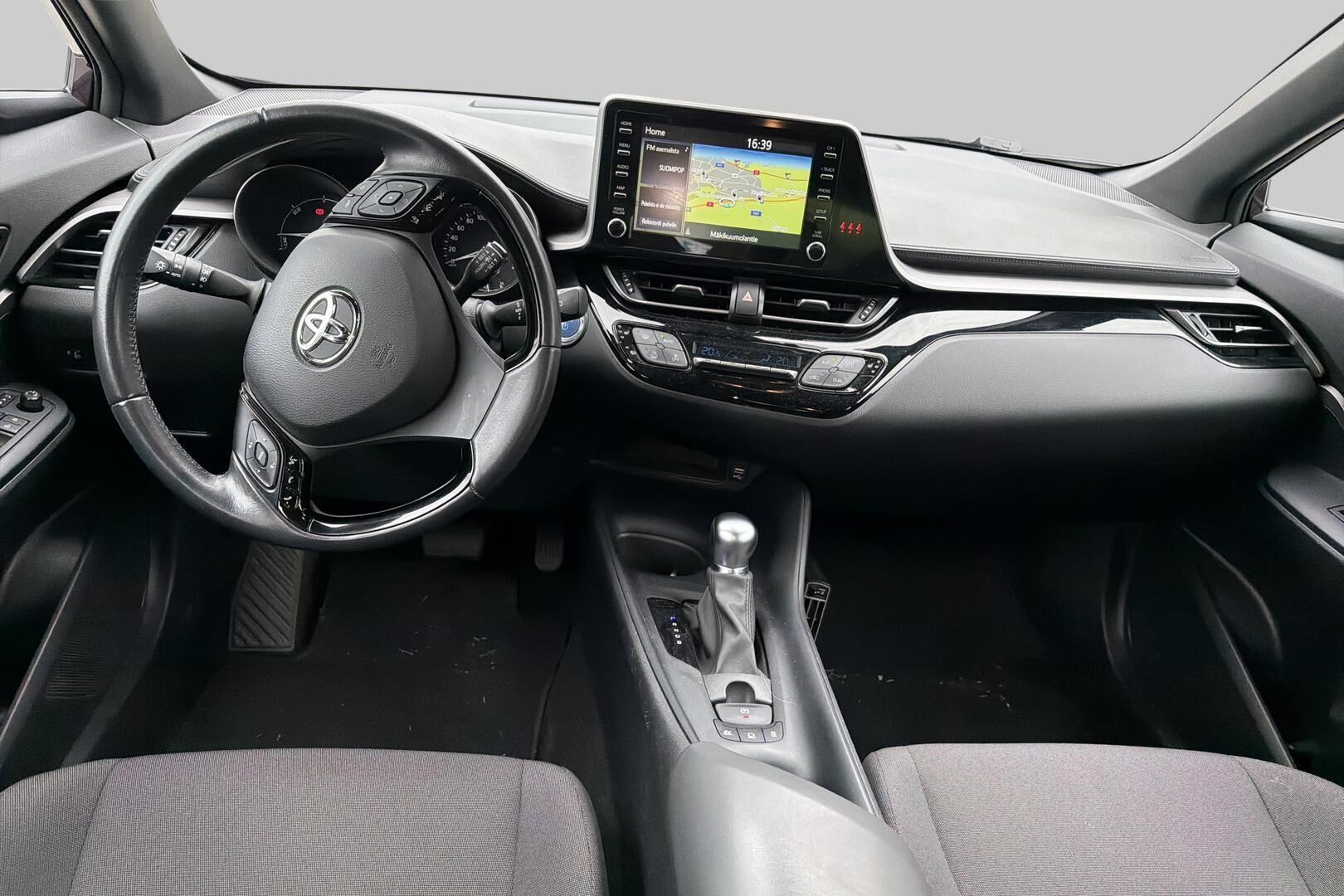 Toyota C-HR iso kuva 1