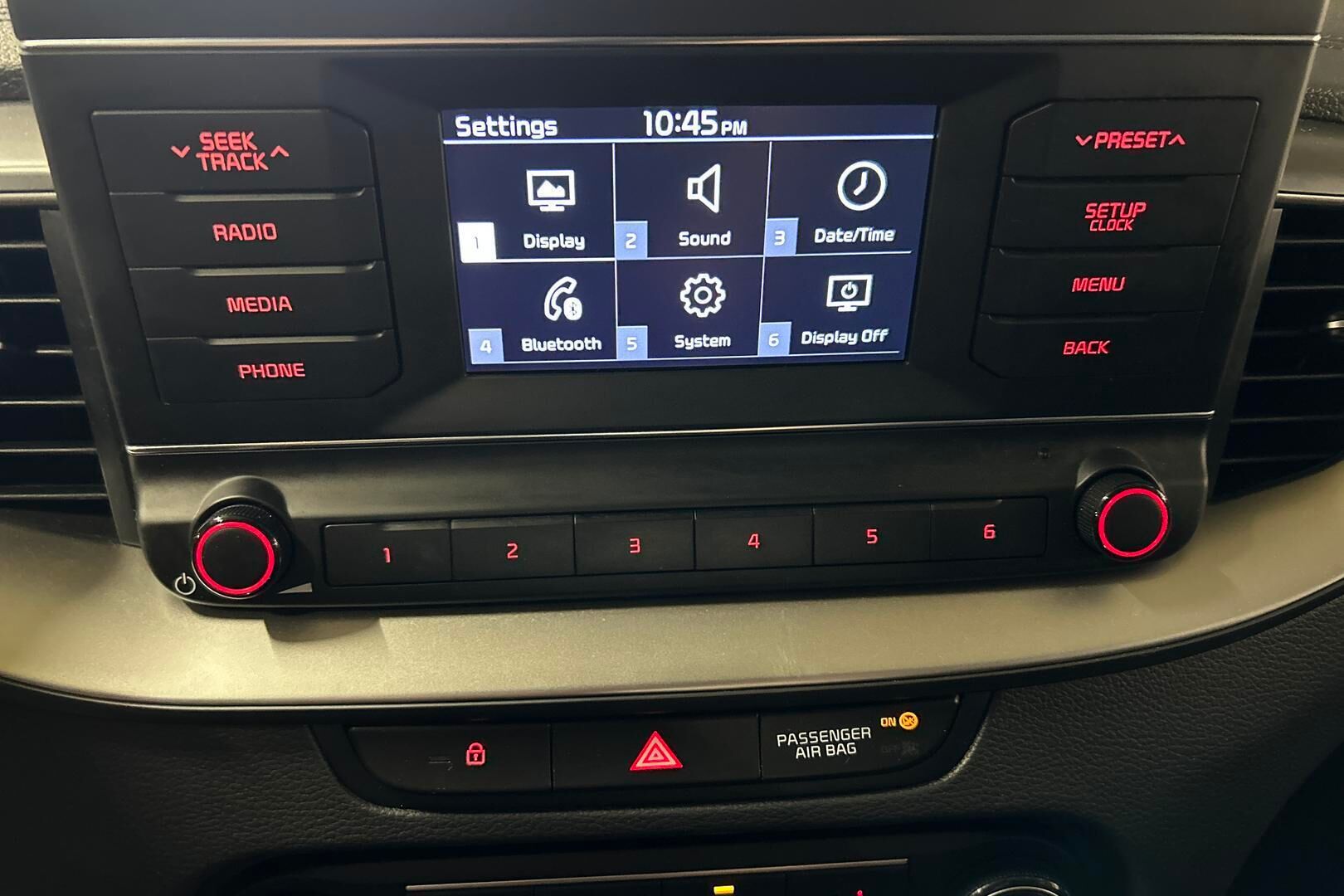 Kia Ceed iso kuva 24