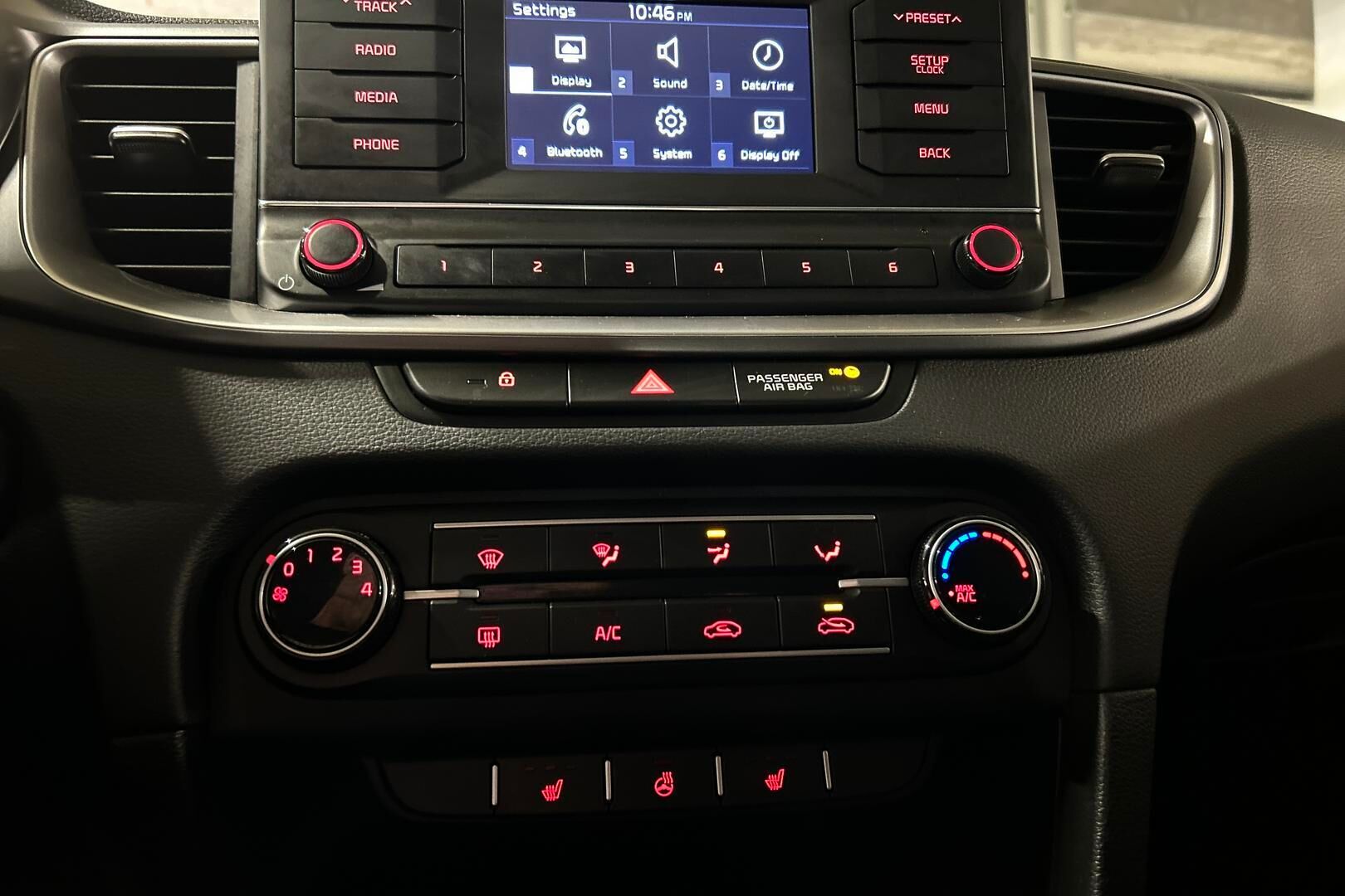 Kia Ceed iso kuva 25