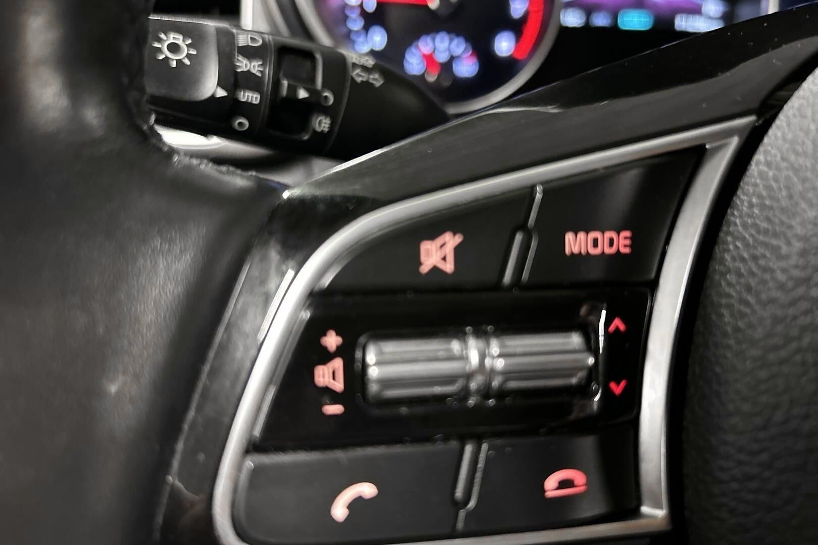 Kia Ceed iso kuva 15