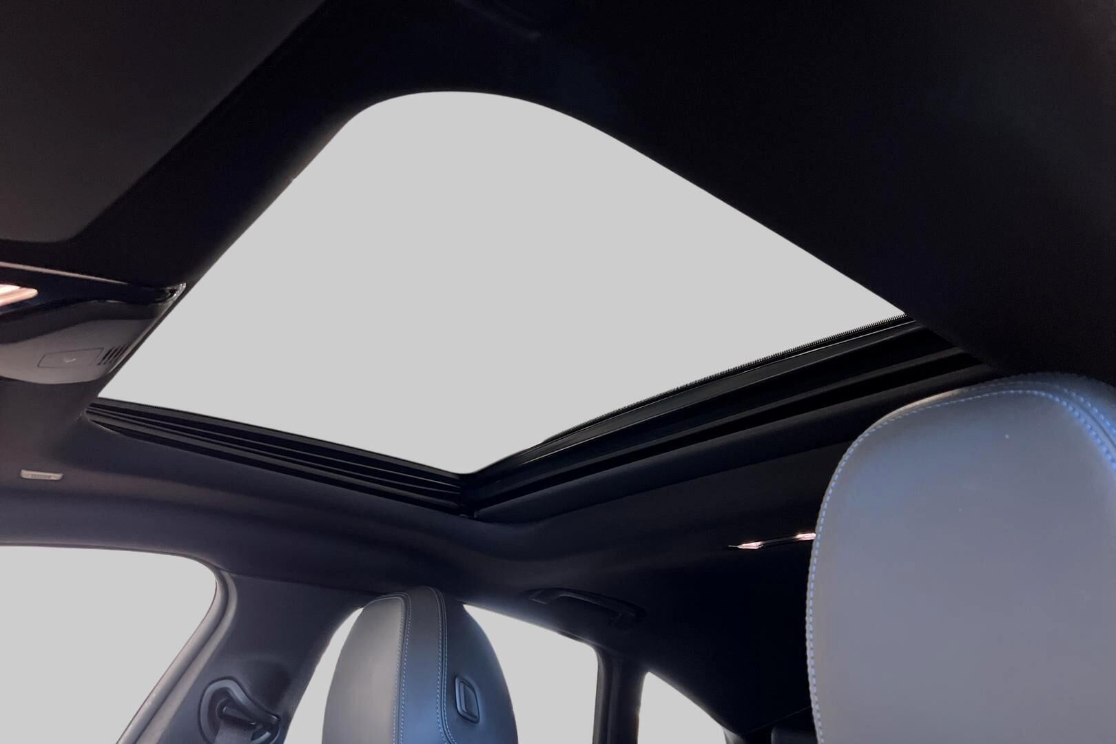 BMW i4 iso kuva 23