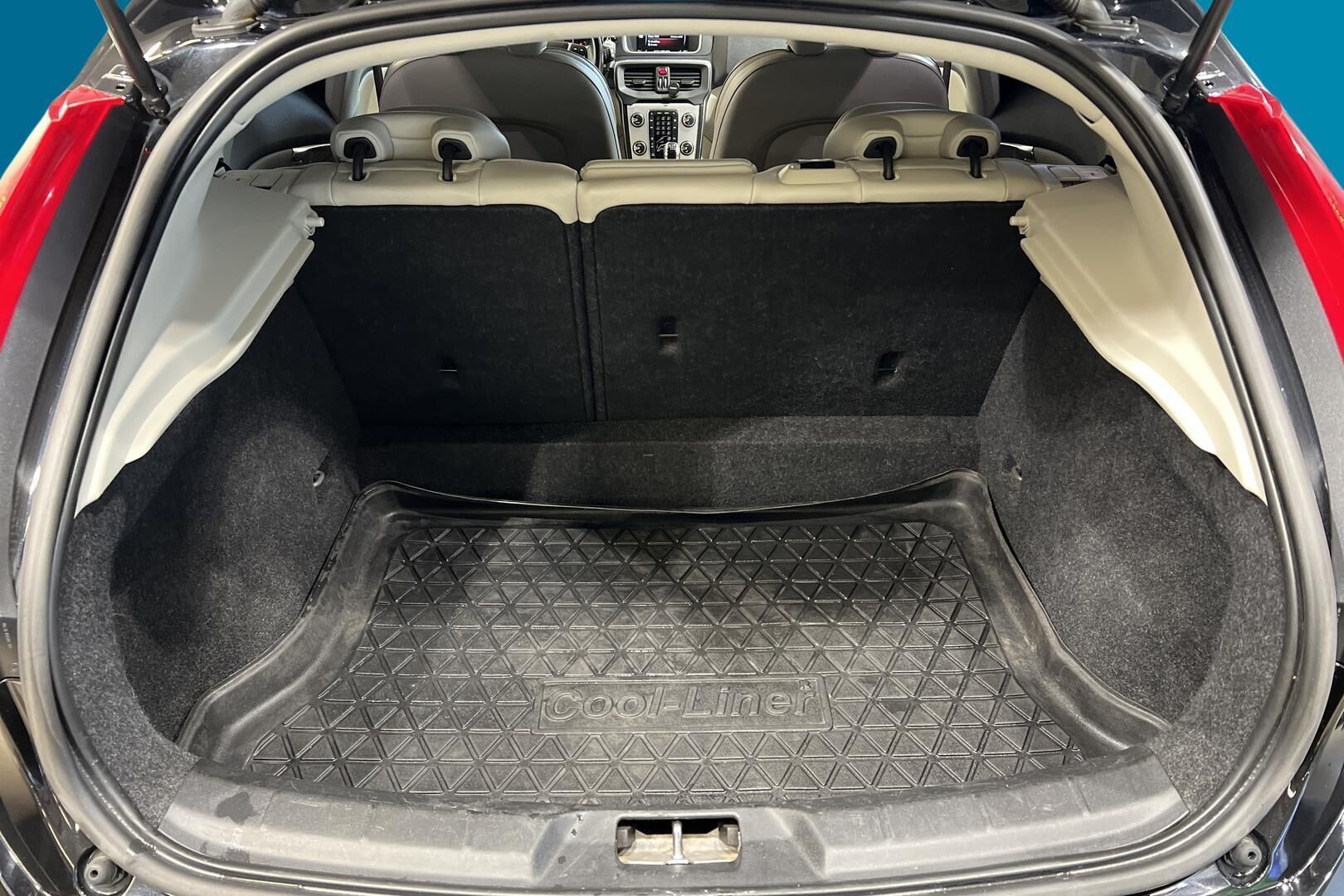 Volvo V40 iso kuva 11