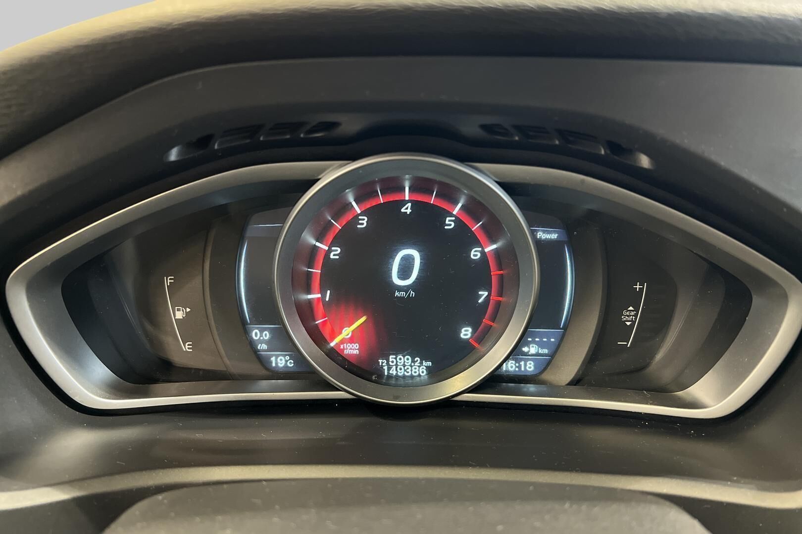 Volvo V40 iso kuva 13