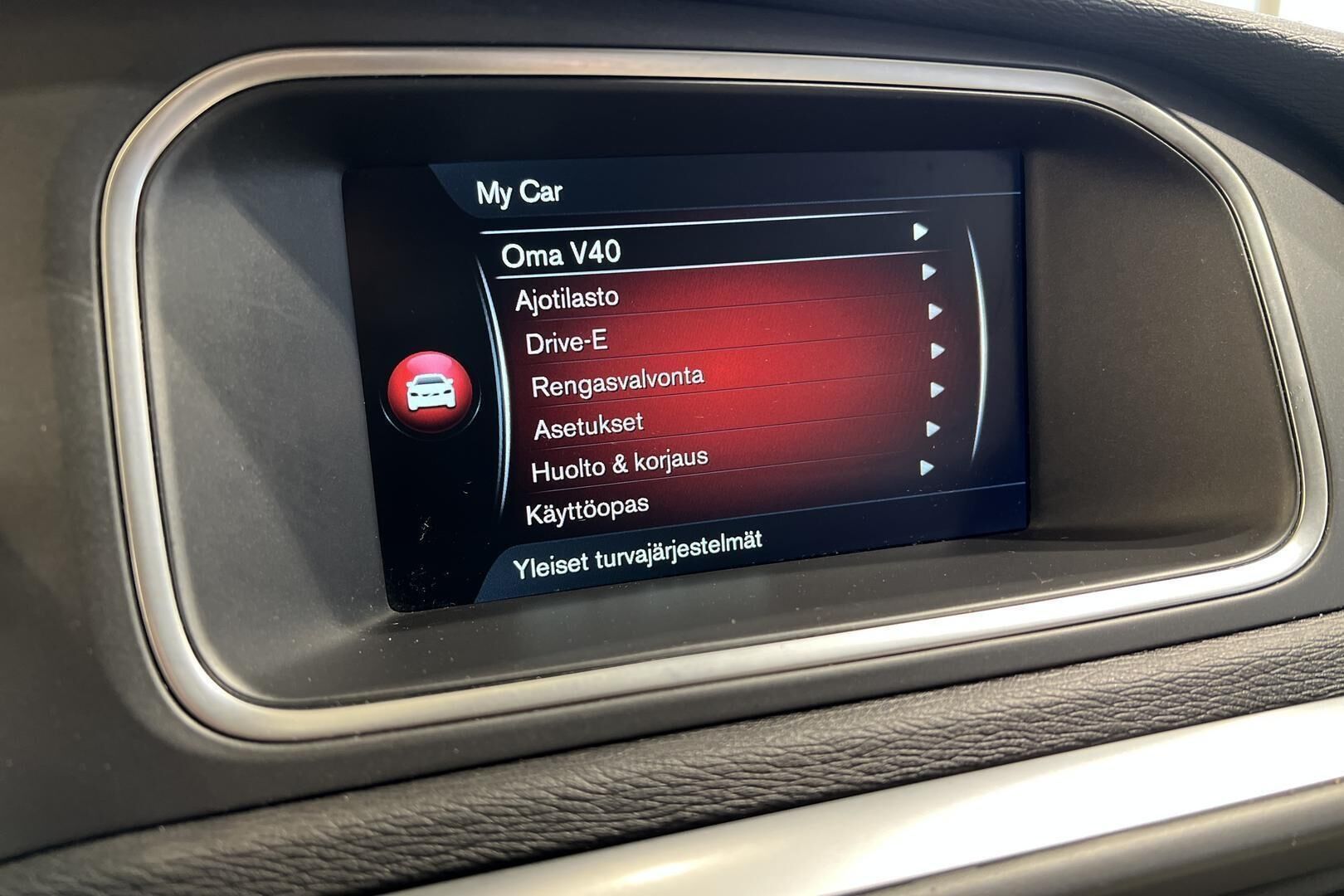 Volvo V40 iso kuva 15