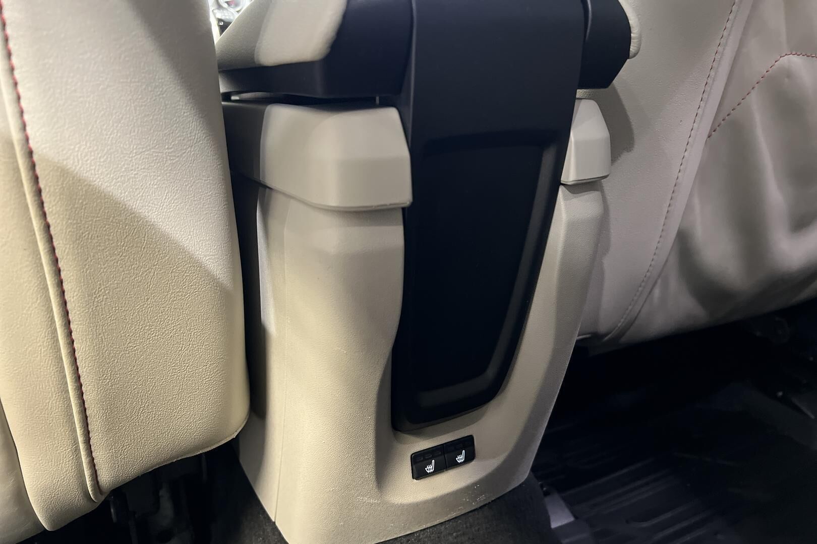 Volvo V40 iso kuva 24