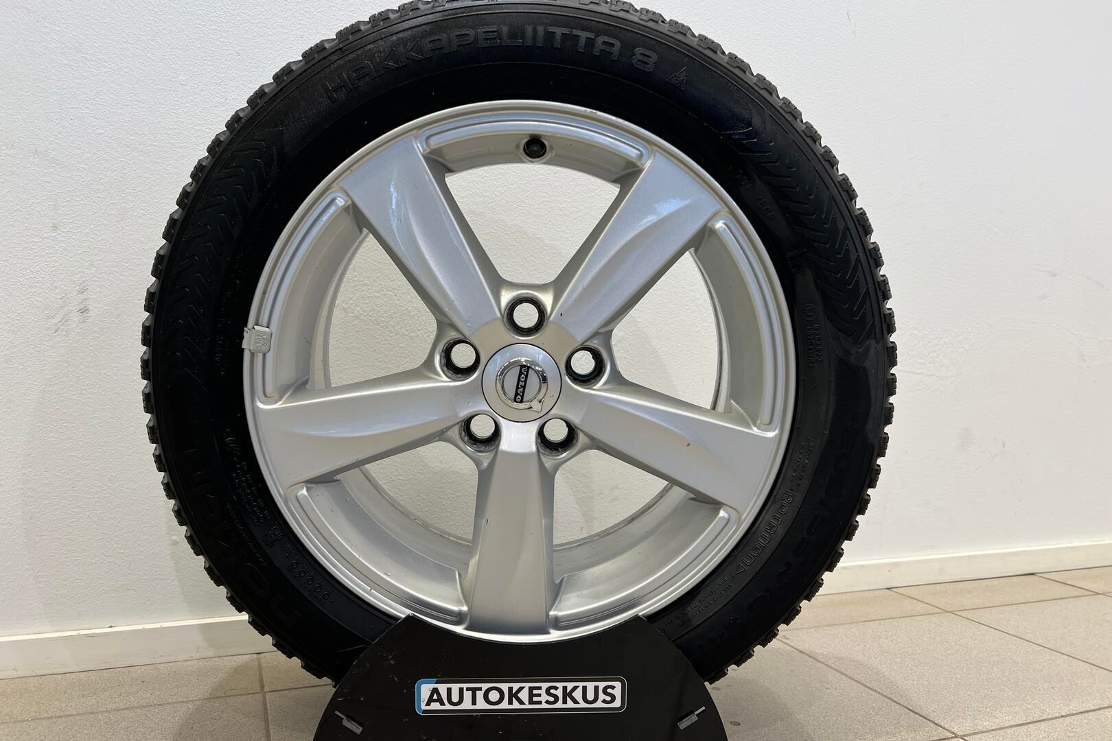 Volvo V40 iso kuva 17