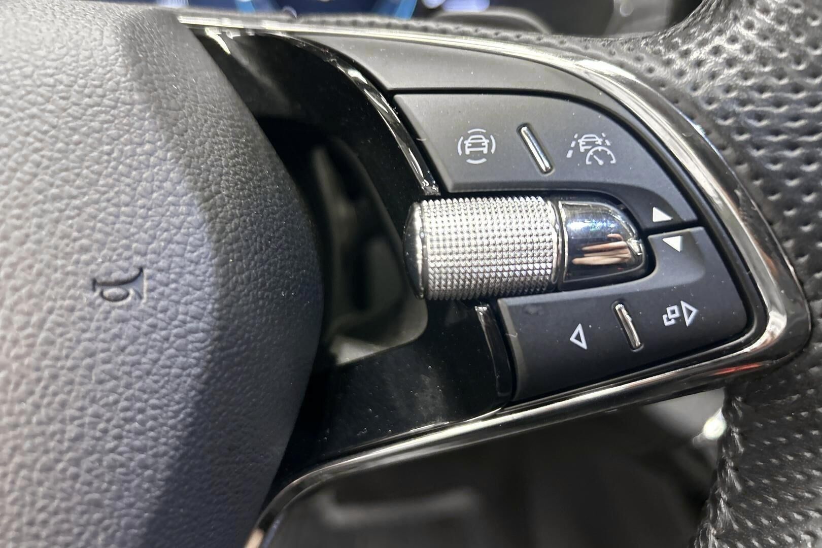 Skoda Octavia iso kuva 18