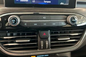 Ford Kuga esikatselu 14