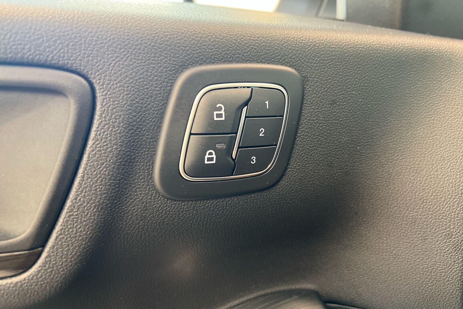 Ford Kuga iso kuva 19
