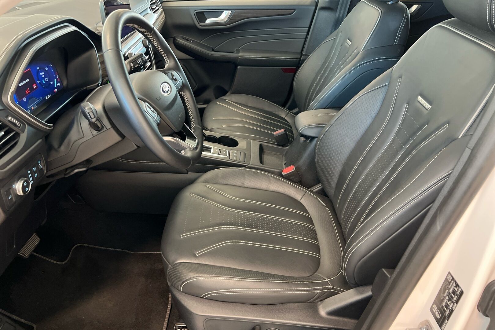 Ford Kuga iso kuva 8