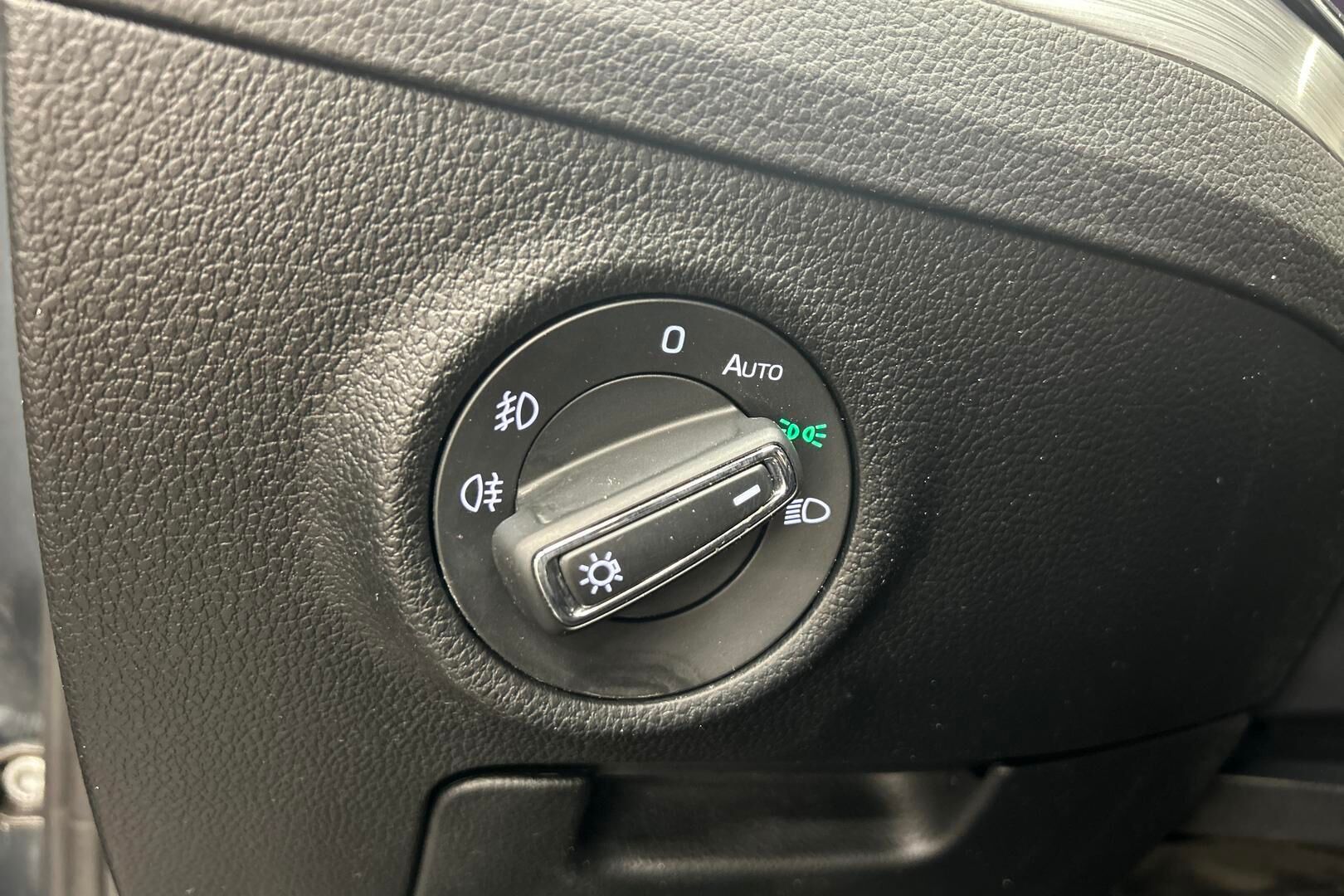 Skoda Superb iso kuva 20