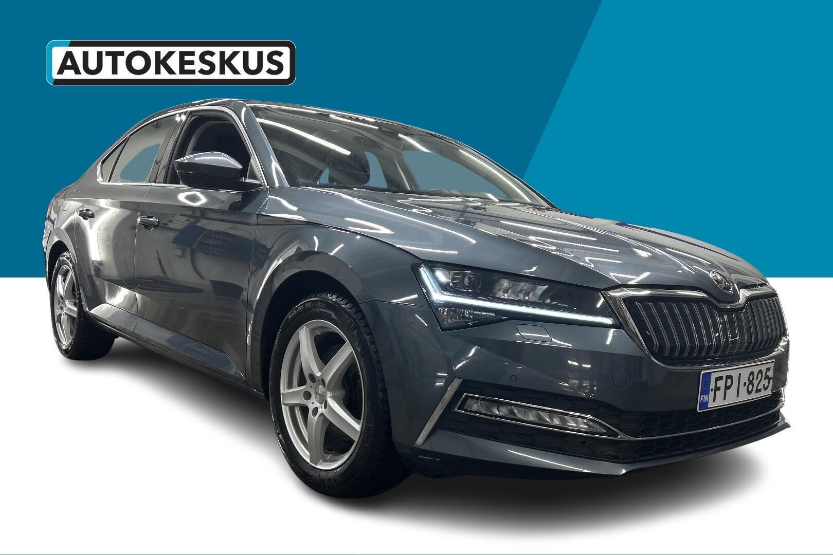 Skoda Superb iso kuva 3