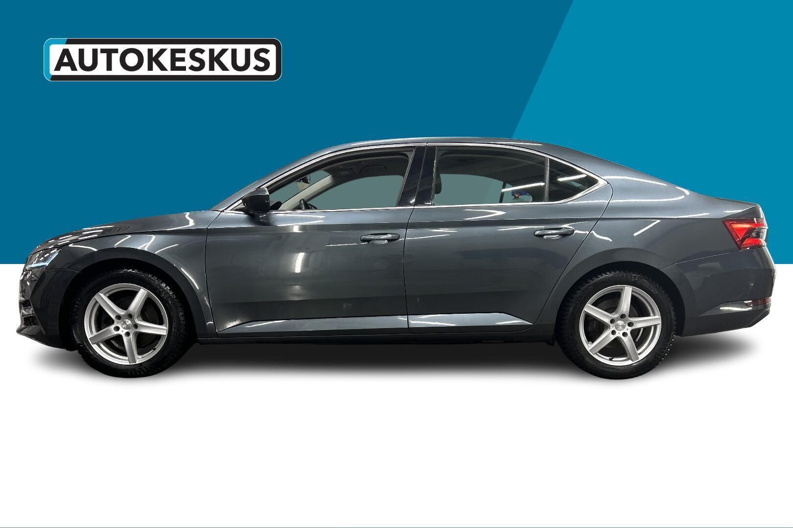 Skoda Superb iso kuva 9